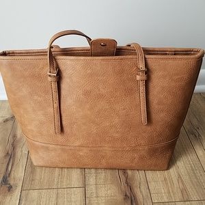 Urban Expressions tan shoulder bag